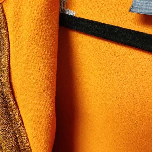 Orange North Face Thermal - Picture 11 of 12